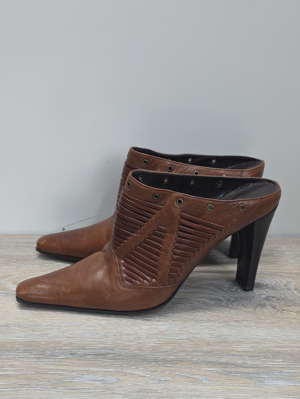 Vintage Via Spiga Brown Leather Lattice Grommet Heeled Mules Y2K Italian Sz 9M